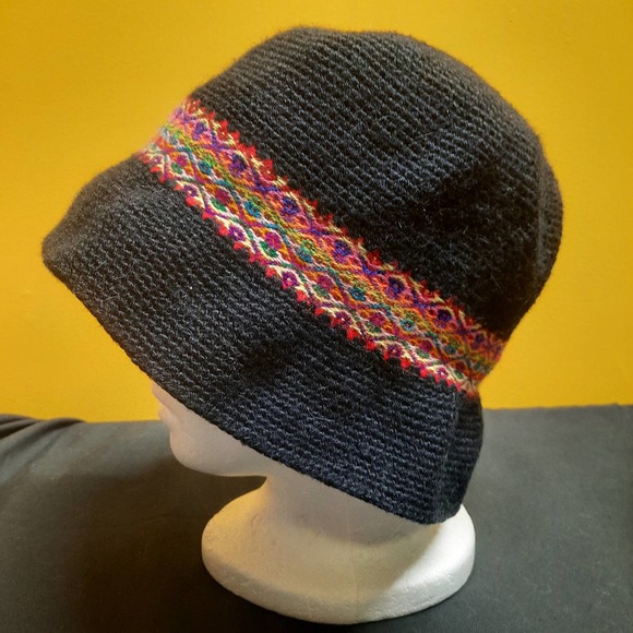 Go Fish Handmade in Peru Alpaca Blend Black Bucket hat  OSFM - Picture 3 of 7
